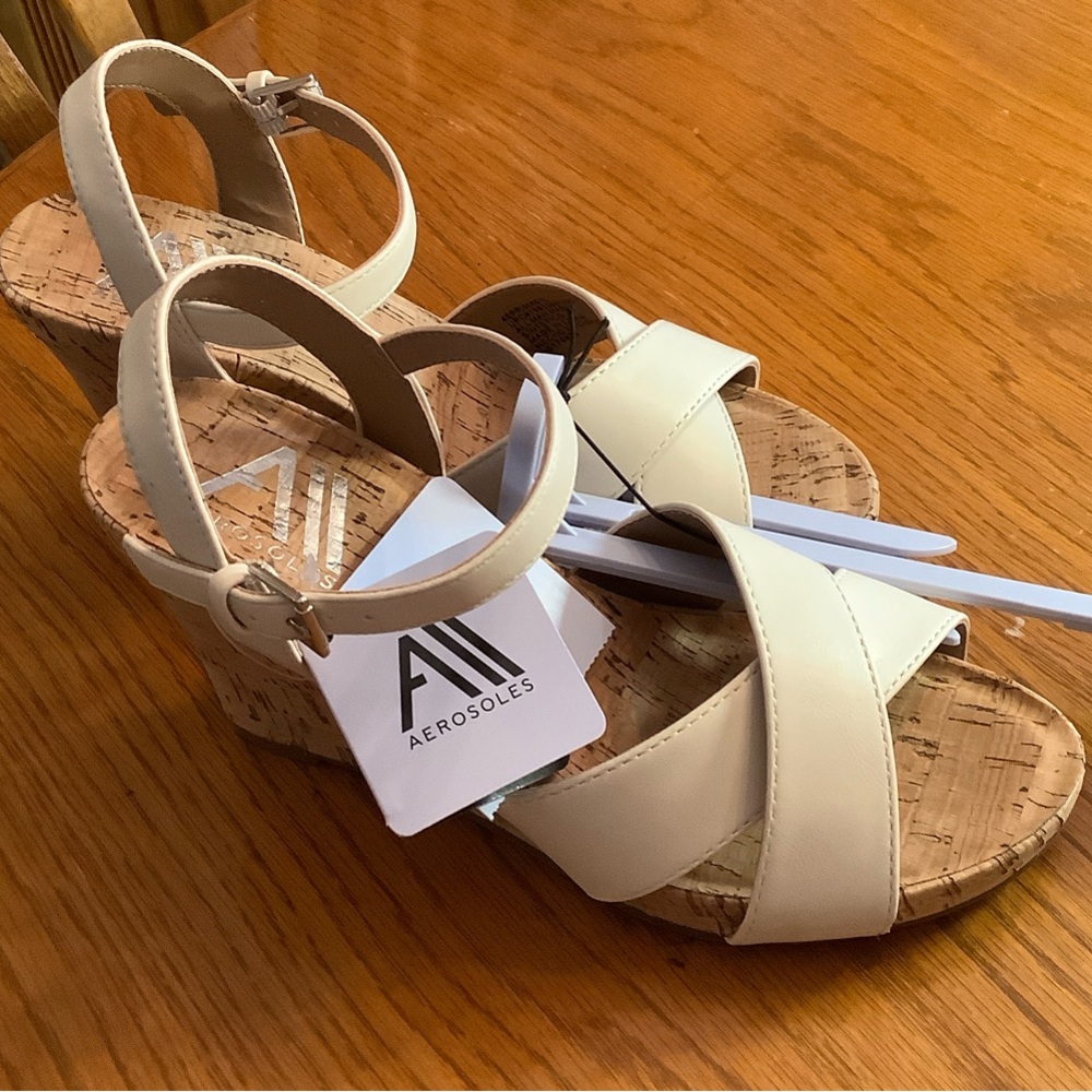 NEW…AEROSOLES Women's Creme Wedge Sandals